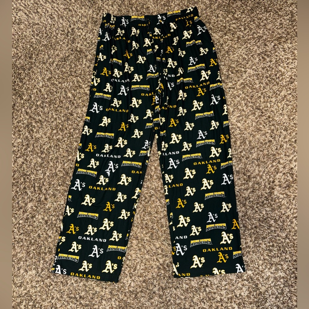 Fruit of the Loom Oakland A's Black and Yellow Men's Pajama Pants